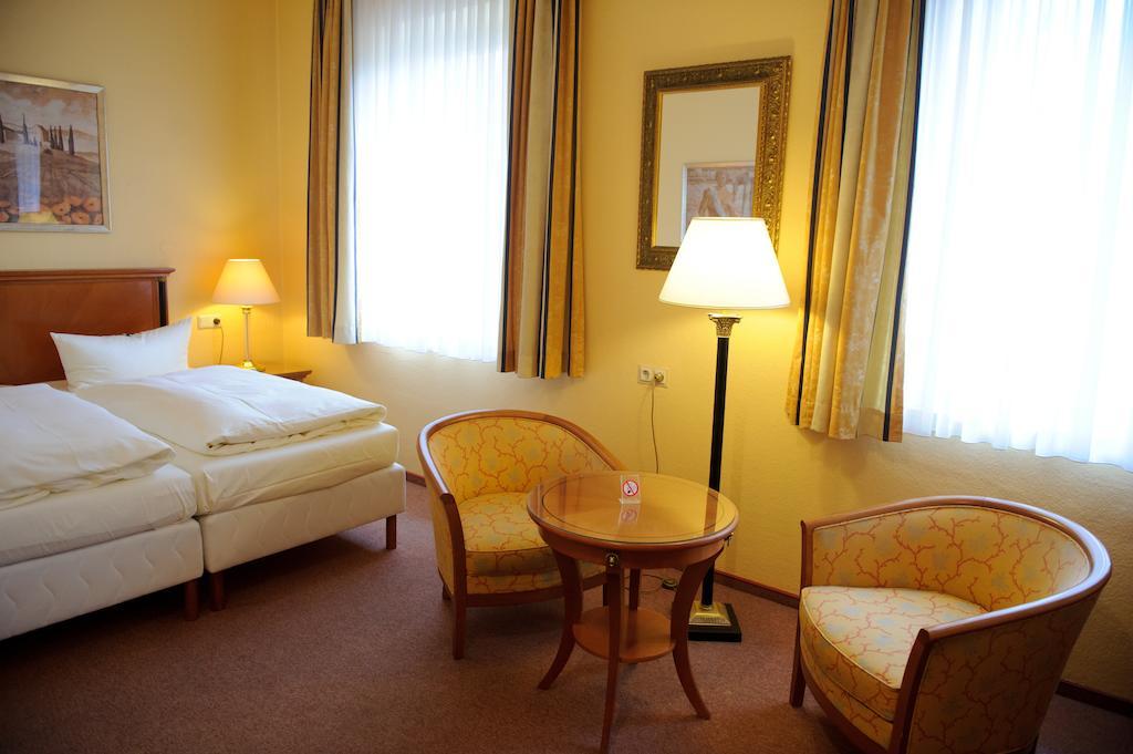 Hotel Silberhorn Erlangen Exterior foto
